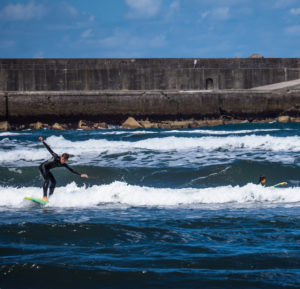 Practicar surf como hobby