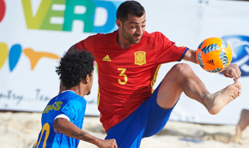 El fútbol playa entra en las etapas más calientes